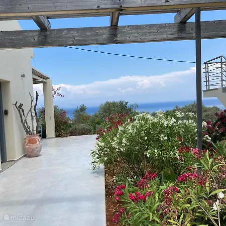Charming Vέα φτερά On A Beautifull Spot *