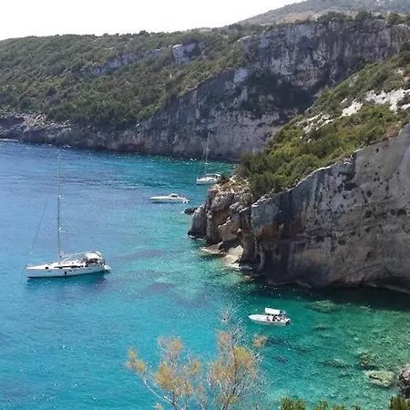 Charming Vέα φτερά On A Beautifull Spot *